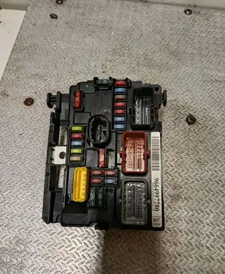 Peugeot 207 BSM Control unit 9664997780