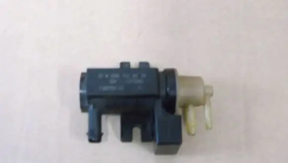 Mercedes-Benz E W212 Vacuum valve A0081635428