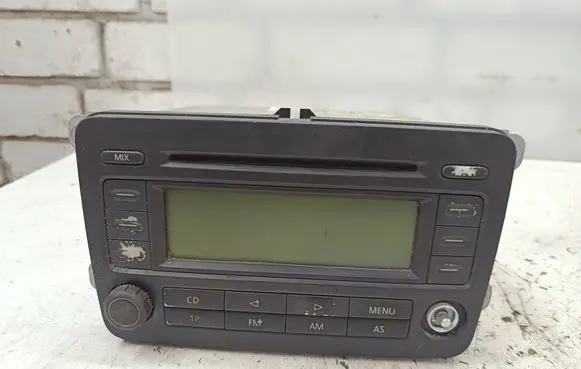 Volkswagen Golf V Radio/CD/DVD/GPS head unit 