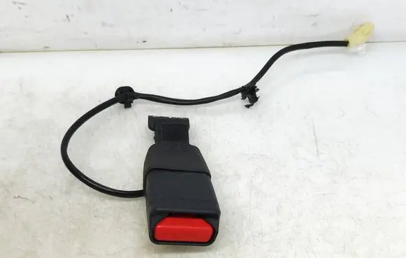 Suzuki Vitara (LY) Rear seatbelt buckle 1117164 331882