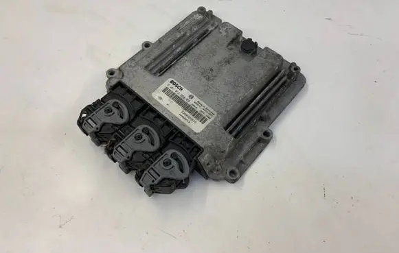 Opel Vivaro Engine control unit/module 8200666519 8200666516 0281012658