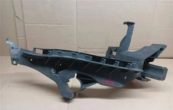 Headlight/headlamp mounting bracket