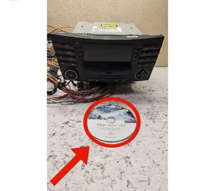 Mercedes-Benz E W211 Navigation maps CD/DVD A2118279459 B67823628 AUDU050APS