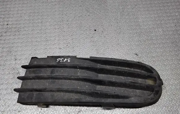 Volvo V50 Front bumper lower grill 30657009LH