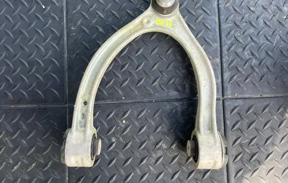 Mercedes-Benz C W205 Front upper control arm/wishbone 