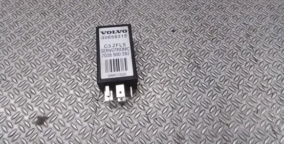 Volvo XC90 Glow plug pre-heat relay 30658312
