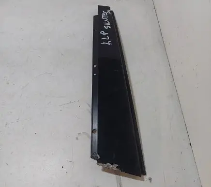 BMW 7 E38 Front door glass trim molding