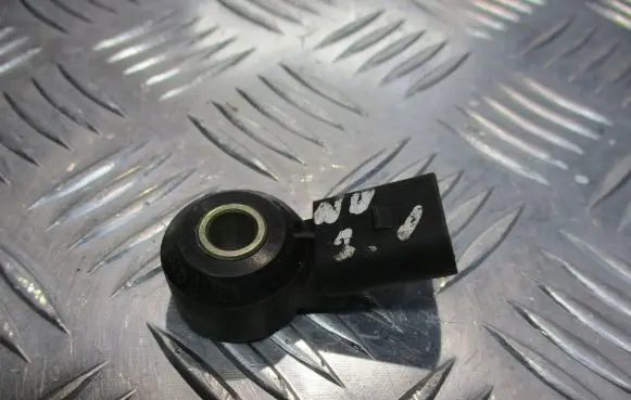 Volkswagen New Beetle Detonation knock sensor 030905377C