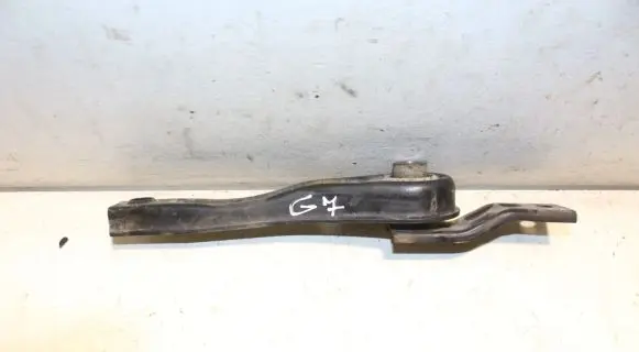 Volkswagen Golf VII Engine mounting bracket 5Q0199855N
