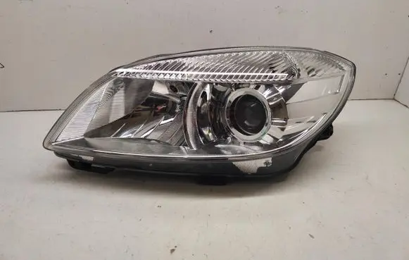 Skoda Fabia Mk2 (5J) Headlight/headlamp