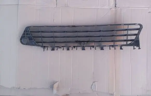Opel Signum Front bumper lower grill 13100588