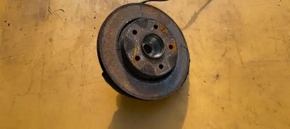 Mercedes-Benz A W168 Front wheel hub A1683301620