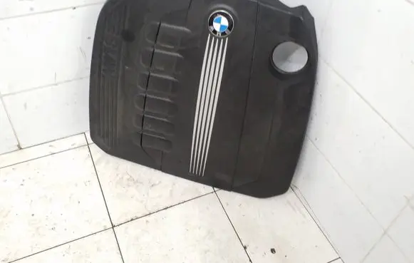 BMW 5 F10 F11 Engine cover (trim) 7800575 13717800575