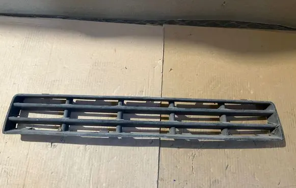 Volkswagen Golf IV Front bumper lower grill 1J0853677D DN12553