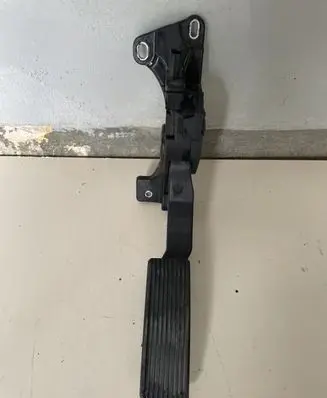 Jeep Grand Cherokee Accelerator throttle pedal 52124785AF