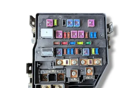 Honda CR-V Fuse module 08SWYE01