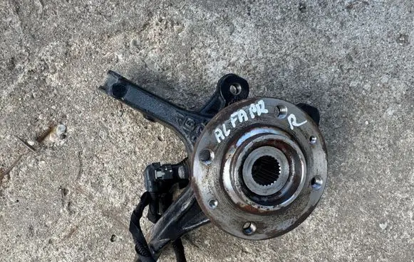 Alfa Romeo Junior Front wheel hub P75