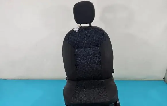 Renault Twingo II Front driver seat IMPRK1378474