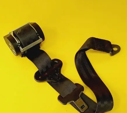 Rear seatbelt
