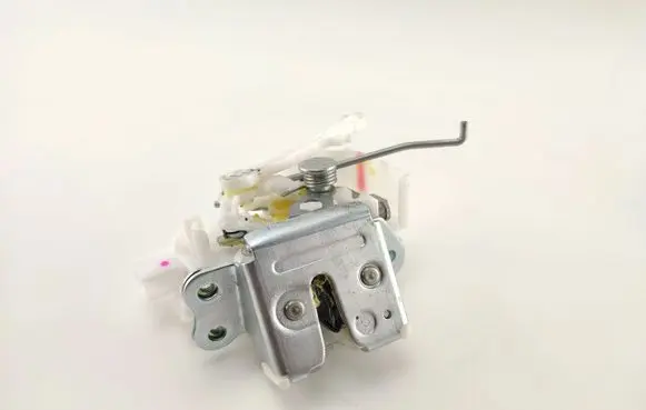 Mitsubishi Galant Eterna Tailgate/trunk/boot lock/catch/latch