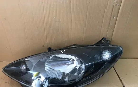 Peugeot 1007 Headlight/headlamp 620851