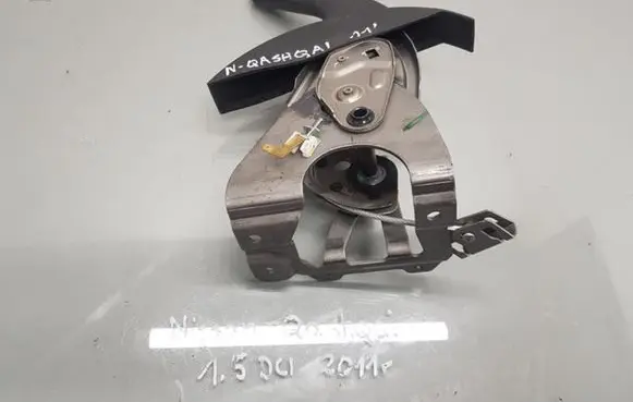Nissan Qashqai Handbrake/parking brake lever assembly