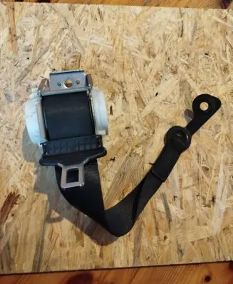 Mercedes-Benz C AMG W204 Middle seatbelt (rear) 33053533A a20486000 3305876D