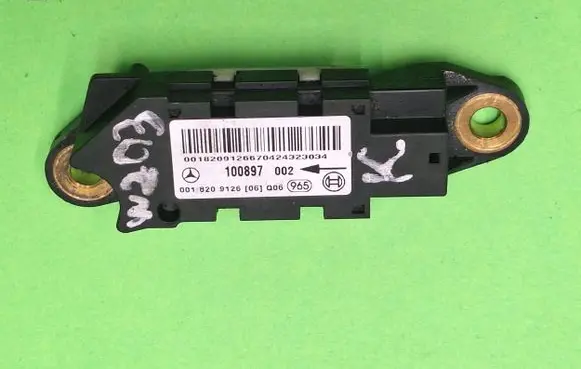 Mercedes-Benz C W203 Airbag deployment crash/impact sensor 0018209126 100897002 91281061Q06