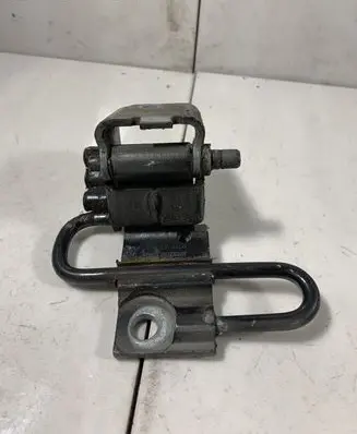 Audi TT Mk1 Front door lower hinge 8N0831412A