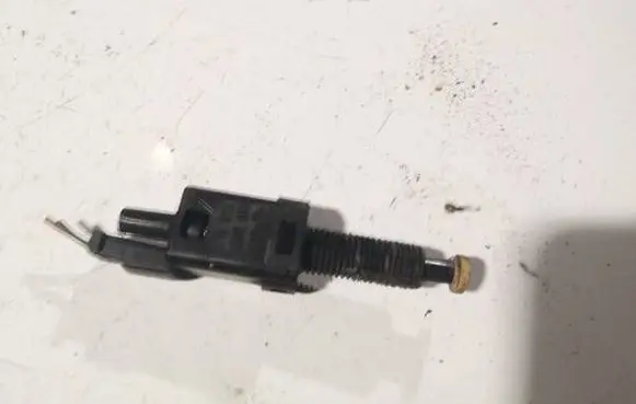 Audi A6 S6 C4 4A Brake pedal sensor switch 811907343b