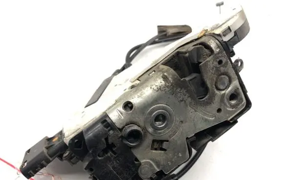 Peugeot 207 Front door lock 24094158