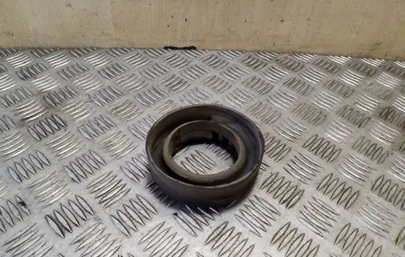 Ford Kuga I Rear coil spring rubber mount 
