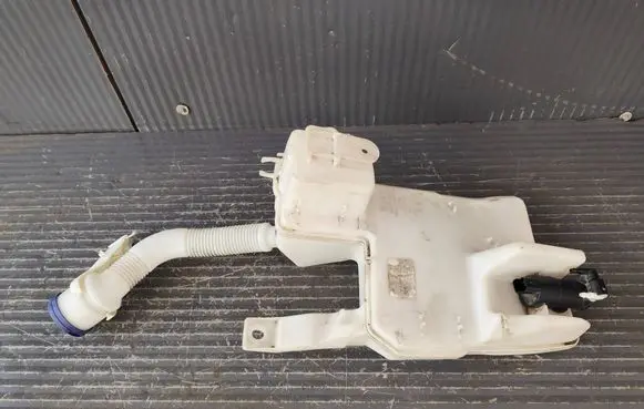 Peugeot 2008 II Windshield washer fluid reservoir/tank 9836393680