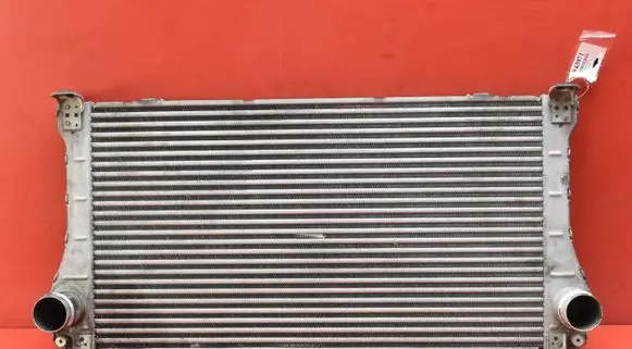 Toyota Avensis T270 Intercooler radiator JD127100-3521