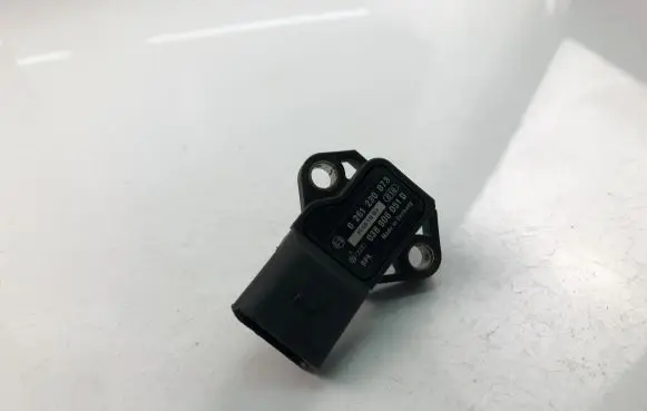 Audi A4 S4 B8 8K Air pressure sensor 038906051D