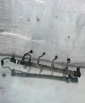 Mercedes-Benz E W211 Fuel main line pipe A6110700395