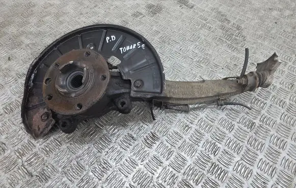 Volkswagen Touareg II Front wheel hub 