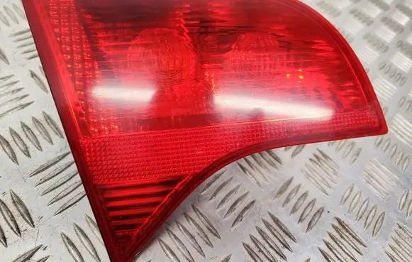 Audi A4 S4 B7 8E 8H Tailgate rear/tail lights 8E9945093
