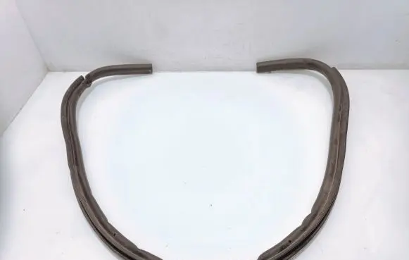 Volkswagen Touran I Engine compartment rubber 