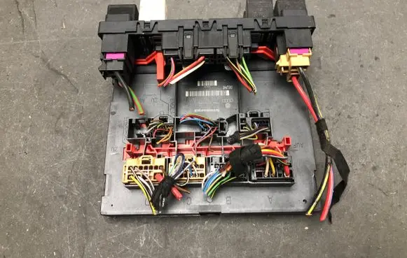 Volkswagen PASSAT B6 Comfort/convenience module 3C0937049D