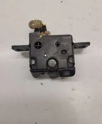 Audi A6 S6 C4 4A Tailgate/trunk/boot lock/catch/latch 4A9827505C