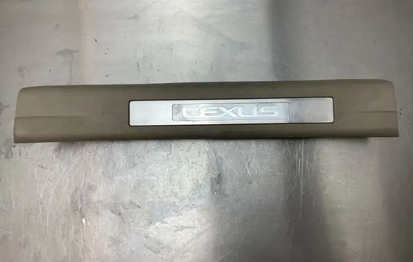 Lexus RX 330 - 350 - 400H Rear sill trim cover 6793048010 6791748020 6791748030