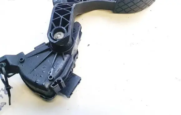 Volkswagen PASSAT B5.5 Accelerator throttle pedal 8d1723523f 6pv008376-02