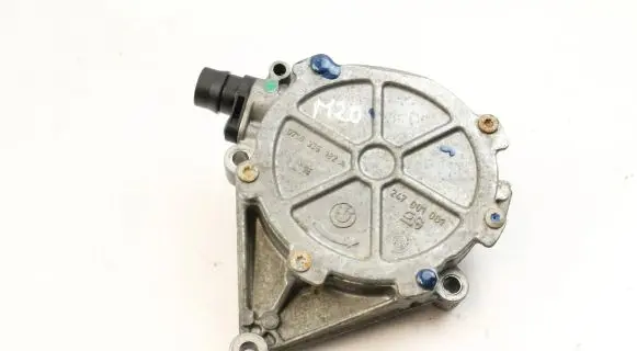 BMW 4 F36 Gran coupe Vacuum pump 7622380 11667622380 247001001