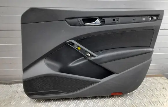 Volkswagen PASSAT B7 USA Front door card panel trim 561867012A