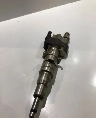 BMW 7 F01 F02 F03 F04 Fuel injector 7585261 10181010 PA66GF3396