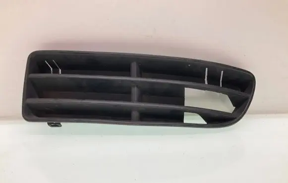 Audi A4 S4 B5 8D Front bumper lower grill 1J5854661 1J5858616