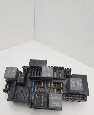 Mercedes-Benz C W205 Fuse module A2229063302 50W111F04 174532847