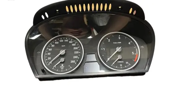 BMW 5 E60 E61 Speedometer (instrument cluster) 6965359 V15359