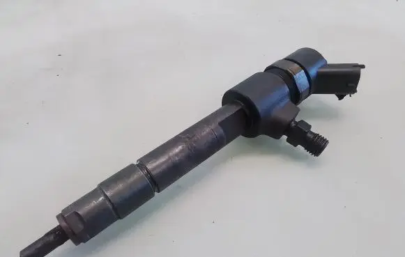 Opel Zafira B Fuel injector 0445110165